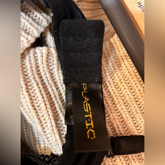 Sequin detailed bra - Picture 9 of 10